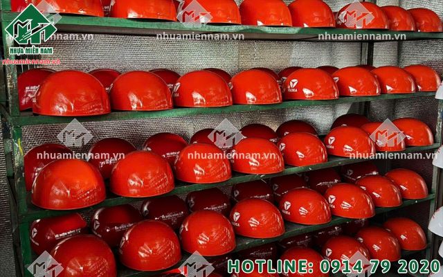 Dịch vụ custom nón bảo hiểm độc bản cho công nhân