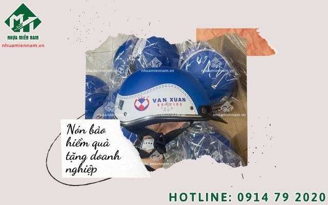 Kinh nghiệm lựa chọn màu sắc và vị trí đặt logo trên mũ bảo hiểm quảng cáo công ty