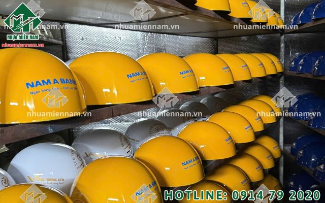 Làm nón bảo hiểm theo yêu cầu thân thiện môi trường