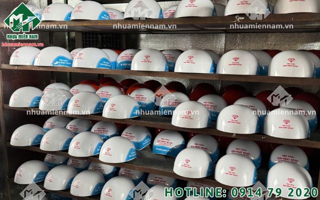 Phom dáng nón nửa đầu và 3/4 mang phong cách vintage lịch lãm